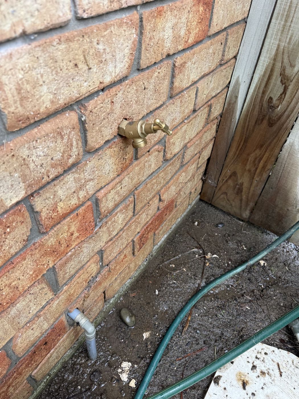 The garden tap is leaking, or is it? What an outside hose tap actually breaks